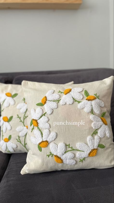 Punch Embroidery Pillow, Daisy Punch Needle, Punch Needle Rug Throw Pillows, Punch Needle Pillow Case, Embroidery Circle, Punch Pillow, Punch Needle Patterns Thread & Yarn, Daisy Pillow, Daisy Pillows