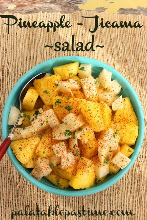 Jimaca Recipes, Simple Fruit Salad, Jicama Recipe, Jicama Salad, Jicama Slaw, Pineapple Chunks, Mexican Recipe, Fresh Pineapple, Fruit Salad Recipes