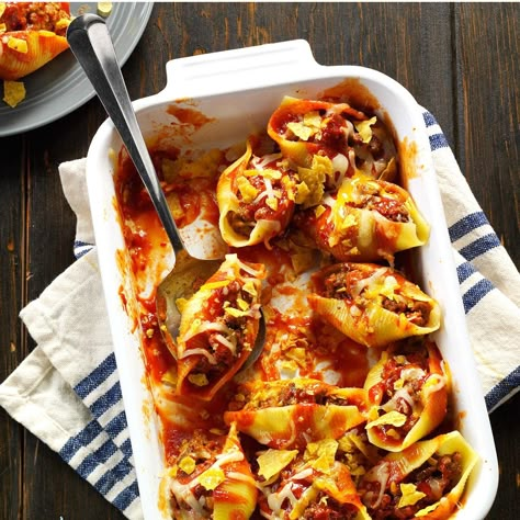 Taco Stuffed Pasta Shells Filled Pasta Shells, Taco Pasta Shells, Creamy Taco Pasta, Pasta Shells Recipe, Shell Pasta Recipes, Family Supper, Stuffed Pasta, Shells Recipe, Freezer Friendly Meals