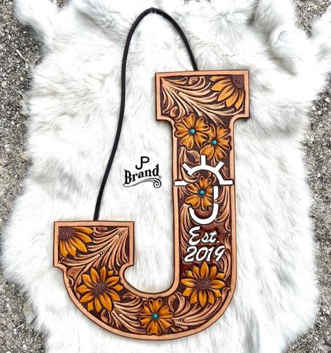 Leather Letters, Custom Leather Work, Leather Goodies, Leather Embroidery, Leather Tooling Patterns, Tooling Patterns, Leather Craft Projects, Leather Carving, Leather Art