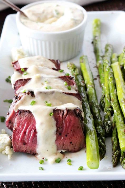 Gorgonzola Sauce Sauce For Beef Tenderloin, Steak Sauce Easy, Sauce For Beef, Gorgonzola Cream Sauce, Steak Sauce Recipes, Gorgonzola Sauce, Creamy Pasta Sauce, Easy Steak, Steak Sauce