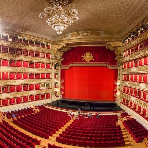 La Scala is one of the most famous opera houses in the world and its grandeur leaves you speacheless. The theatre museum contains several pieces related to the world of opera including several paintings, busts and of course, costumes. Crowds Of People, The Theatre, The Vibe, Busy Life, To The World, Opera House, Milan, Opera, The City