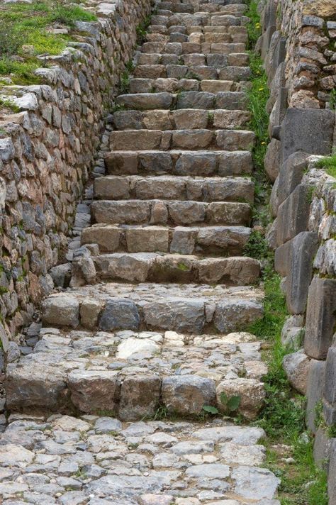 Stone Walls Garden, Landscape Stairs, Apartments Exterior, Stone Landscaping, Stone Steps, Rock Garden Design, Garden Stairs, Vacation Photo, Stone Stairs