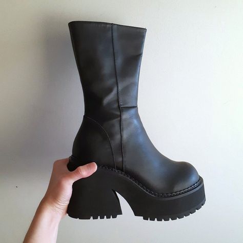 Unif Parker Boots, Parker Boots, Thrift Shoes, Y2k Heels, Goth Shoes, Black Leather Blazer, Gothic Boots, Platform Boots Chunky, Aesthetic Shoes