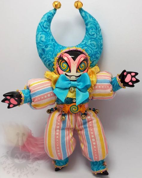 Holly Gardner (@slocotion) • Instagram photos and videos Cat Clown, Creepy Stuffed Animals, Candy Cat, Clown Clothes, Doll Plushies, Cute Clown, Fantasy Art Dolls, Custom Candy, Three Cats