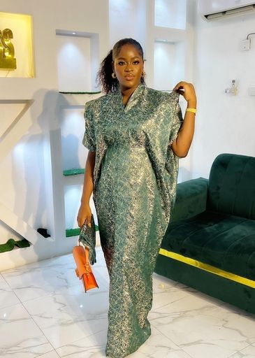 Brocade Boubou Styles For Women Classy, Damask Boubou Styles Nigeria, Damask Styles For Women, Damask Dress Styles Nigeria, Ankara Bubu Gown Styles, African Print Dresses For Women, Boubou Styles, Simple Dress Styles, Bubu Gown