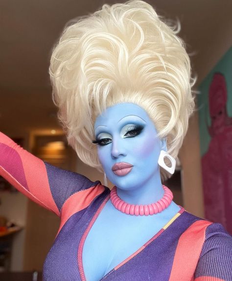 Juno Birch Makeup, Juno Birch, Drag Kings Makeup, Easy Drag Queen Makeup, Green Drag Makeup, Halloween Costumes Women Creative, Alien Makeup, Drag Queen Makeup, Forbidden Planet