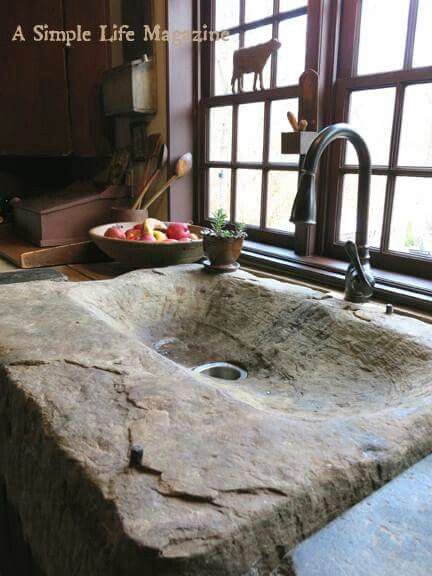 HOME DECOR – RUSTIC STYLE – rarely do I ever see an all stone sink. Dapur Rustic, Casa Hobbit, Colonial Kitchen, Primitive Bathrooms, Farmhouse Bathroom Vanity, Stone Bathroom, Rustic Bathrooms, Primitive Kitchen, Stone Sink