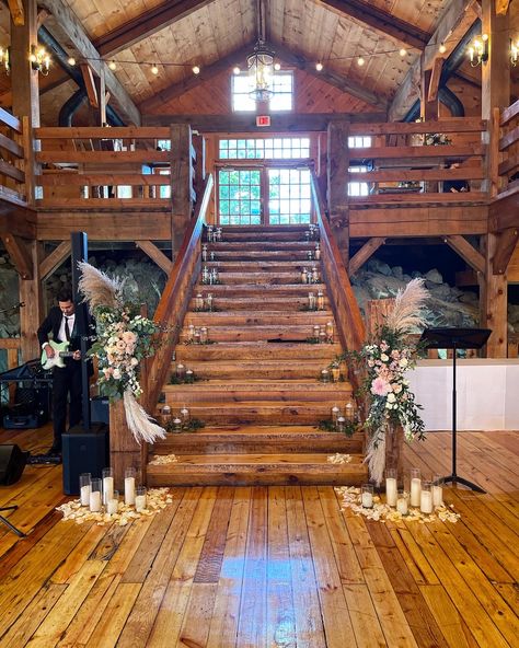 Leoness Cellars Wedding, Wedding Venues Red And Gold, Red Lion Inn Cohasset Wedding, Ryland Inn Wedding, Bear Mountain Inn Wedding, Red Lion Inn, Red Lion, Wedding Dress Inspiration, Stairs