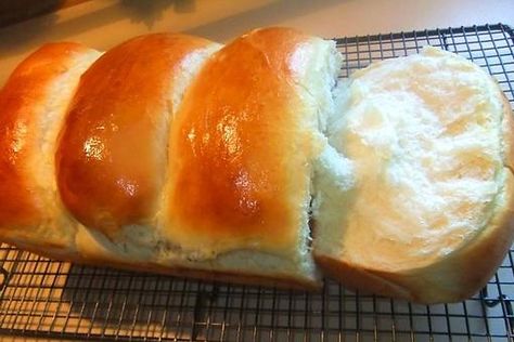 Hokkaido Milk Bread, Bread Garlic, Simple Bread, Milk Bread Recipe, Baking Measurements, Biscuit Recipes, Bread Muffins, Milk Bread, Garlic Cheese