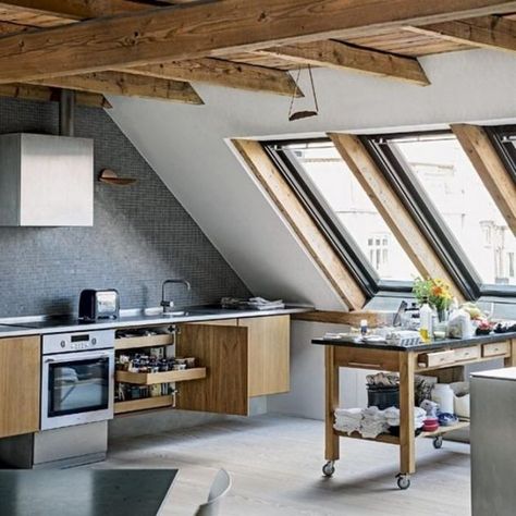 Attic Kitchen Ideas, Danish Apartment, Denmark House, Attic Kitchen, White Loft, Loft Kitchen, Attic Apartment, Attic Bedrooms, Attic Renovation