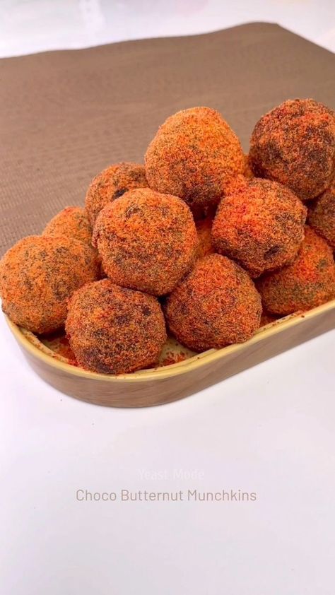 Choco Butternut Munchkins, Butternut Munchkins, Choco Butternut, Choco Cake, Oreo Balls, Filipino Desserts, Donut Recipes, Sweets Recipes, Yeast