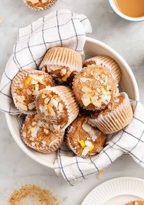 Lemon Restaurant, Pie Whipped Cream, Healthy Baking Ideas, Nibbles Ideas, Coconut Muffin Recipes, Mango Muffins, Butterscotch Caramel, Mango Desserts, Birthday Cake Cupcakes