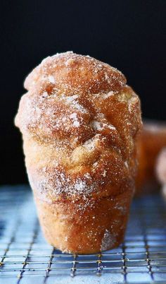 Popover Recipe, Cloud Bread, Think Food, Breakfast Breads, Party Desserts, Breakfast Treats, Cinnamon Sugar, Naan, Powdered Sugar