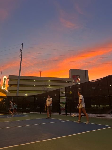 Pickle Ball Aesthetic, Badminton Outfit, Movement Workout, Pickleball Aesthetic, Jean Aesthetic, July Aesthetic, Spend Time Outside, Summer At Home, Sunset Friends