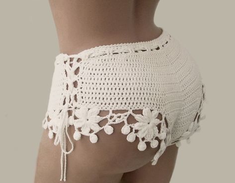 Crochet Beach Shorts, Crochet Lace Shorts, Shorts Crochet, Summer Beach Shorts, Swim Shorts Women, Casual Skirt Outfits, Lace Trim Shorts, Crochet Shorts, Shorts Cotton