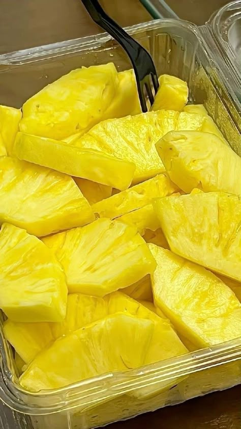 Eating Pineapple, Food Babe, Food Therapy, Healthy Lifestyle Food, Healthy Food Motivation, Custom Keto Diet, Food Is Fuel, Snap Food, Food Snapchat