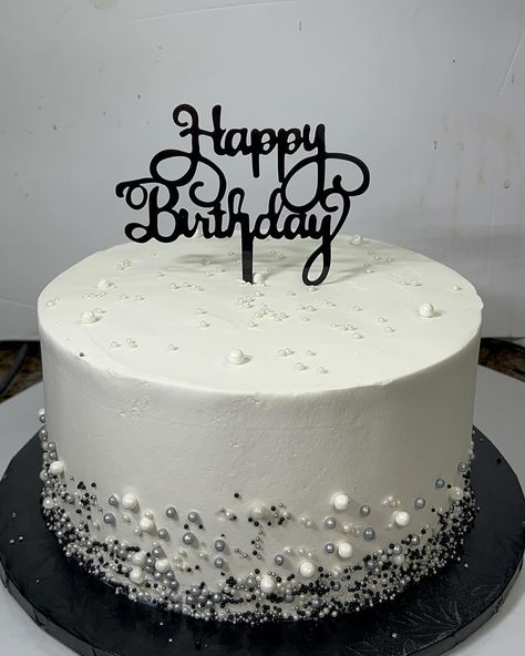 #cakebyyasmin #Facebook #Instagram#cake #dessert #wedding#quinceañera #birthday #buttercream #wippedcream #fondant #homemade #viral#fyp #2024 #best cake #Princeton #anycake Silver Cake Decorations, White Silver Birthday Cake, Silver And White Birthday Cake, Silver 18th Birthday, Silver Birthday Cake Aesthetic, Birthday Cake Sparkly, Cake Silver Birthday, White Glitter Birthday Cake, Disco Cakes Birthday