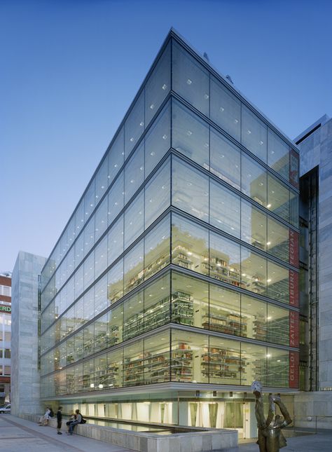 Biscay Statutory Library in Bilbao, Spain by IMB Arquitectos Commercial Elevation, Facade Ideas, Office Building Architecture, Building Elevation, Glass Building, Facade Lighting, Public Architecture, Glass Walls, Curtain Wall