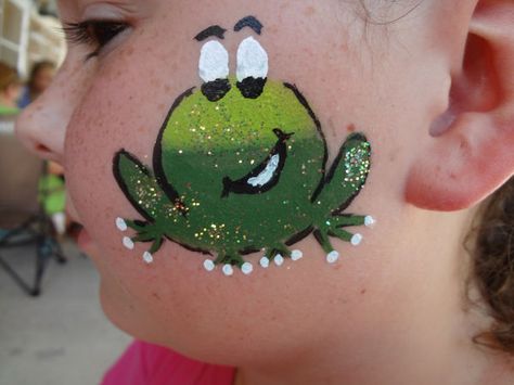 The frog. Disney Face Painting, Princess Face Painting, Face Painting For Boys, Cheek Art, Spring Bunnies, Frog Costume, Princess Face, Face Painting Easy, Face Paints