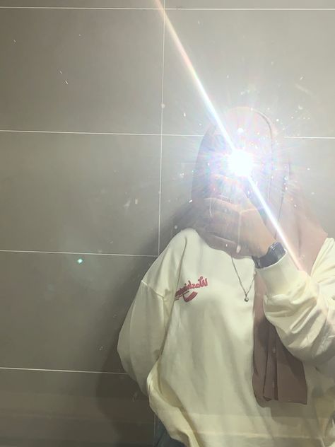 No Face Mirror Pic, Mirror Pics No Face, Flower Captions For Instagram, Muslimah Style, Face Mirror, Bff Hands Aesthetic, Self Pictures, Bf Picture, Hijab Aesthetic