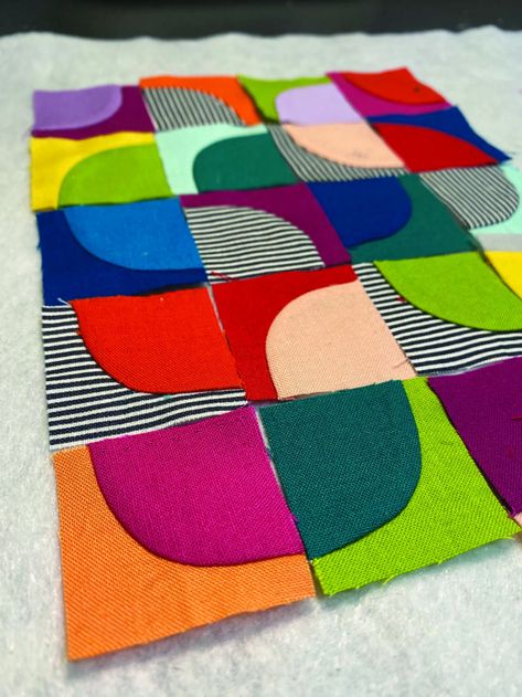 Scrappy Modern Quilts, Difficult Quilt Patterns, Modern Scrap Quilts Ideas, Group Quilt Projects, Patchwork Blocks Pattern, Modern Scrap Quilts, Improv Quilting Ideas, Urban Quilting, Patchwork Quilts Modern