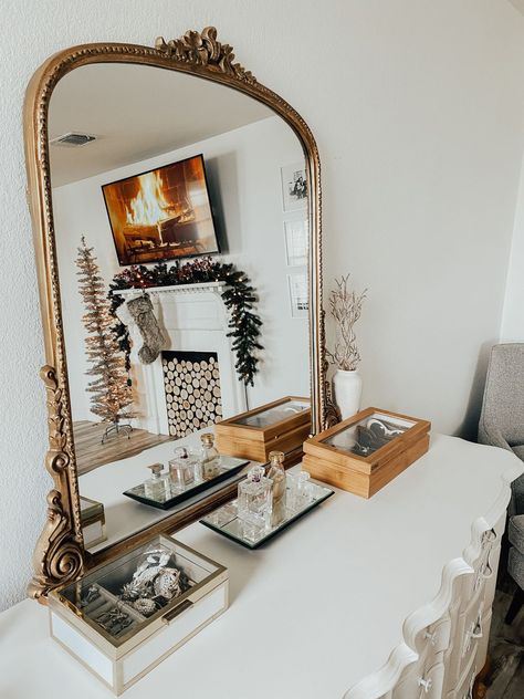 Mirror dresser decor