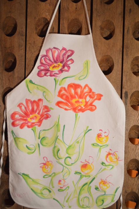 Arts And Crafts Bathroom, Painted Apron, Handpainted Tote Bags, Apron Ideas, Painting Apron, Diy Apron, Painting Words, Sewing Aprons, Sewing Appliques