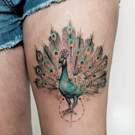 15+ Of The Best Bird Tattoo Ideas Ever Colorful Bird Tattoos, Tato 3d, Small Animal Tattoos, Vogel Tattoo, Colorful Tattoos, Peacock Feather Tattoo, Peacock Tattoo, Petit Tattoo, Kunst Tattoos