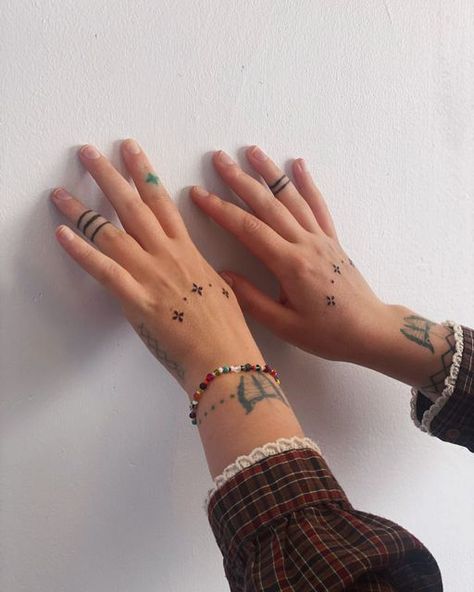 Hand Adornment Tattoo, Ganymede Tattoo, Adornment Tattoo, Tattoo Inspo, I Tattoo, Triangle Tattoo, Instagram A, Body Art, Piercings