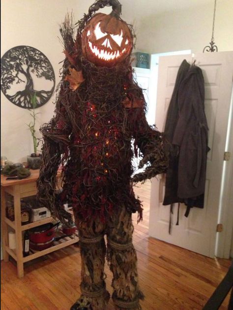 Scary pumpkin costumes Pumpkin Man Halloween Decoration, Creepy Pumpkin Costume, Pumpkin Scarecrow Costume, Scarecrow Costume Scary, Halloween Costumes Men Scary, Creepy Scarecrow Costume, Scary Halloween Costumes For Men, Scary Pumpkin Costume, Zombie Scarecrow