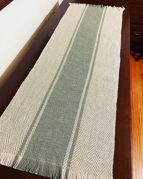 Loom Projects, Weaving Loom Projects, Rigid Heddle Weaving, Weaving Loom, Loom Weaving, Shades Of Green, Creative Ideas, Table Runner, Table Runners