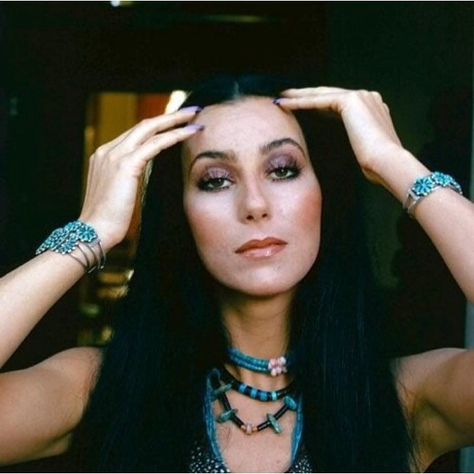 Gypsies Tramps and Thieves Cher 1970s, 70s Cher, Young Cher, Cher 70s, 70s Mode, Cher Outfits, Cher Photos, Sonny And Cher, 70s Makeup