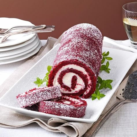 Red Velvet Cake Roll Recipe, Red Velvet Roll, Red Velvet Cake Roll, Recipes Using Cake Mix, Red Velvet Recipes, Swiss Rolls, Roll Cakes, Cake Roll Recipes, Cake Wraps