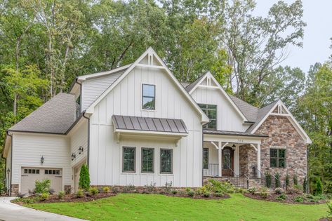 Carolina home adorned with bronze windows - Craftsman - Exterior - Charlotte - by MI Windows and Doors | Houzz Dark Bronze Windows, Brown Windows Exterior, Almond Windows, Bronze Windows Exterior, Arts And Crafts House Exterior, Cream Colored Houses, Classic Home Exterior, Lake House Paint Colors, Bronze Windows