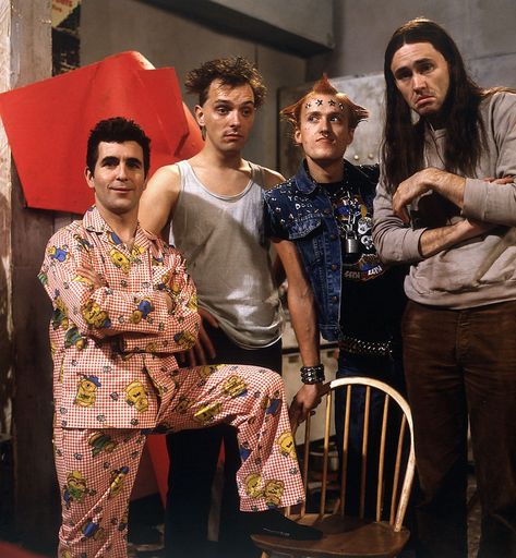 Ade Edmondson, British Sitcoms, Rik Mayall, The Young Ones, British Humor, Classic Comedies, British Comedy, British Tv, Comedy Tv