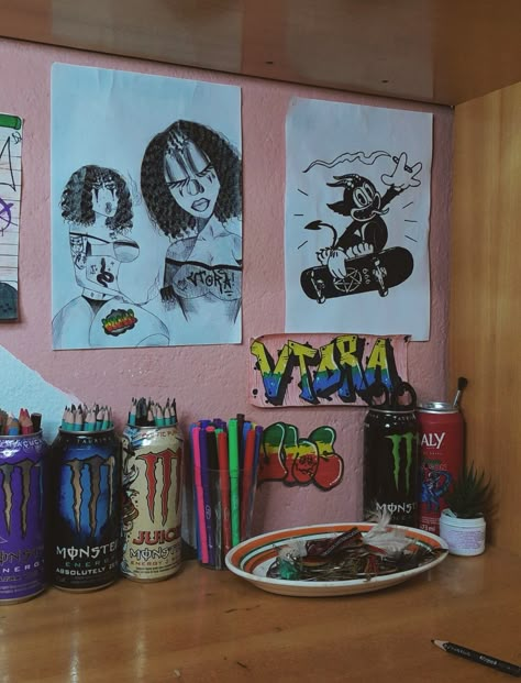 Study Desk Decor, Retro Room, Graffiti Style Art, Room Design Bedroom, Graffiti Styles, Art Tools, Funky Art, Some Ideas, Graffiti Art