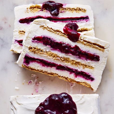 Cheesecake Icebox Cake, Blackberry Chicken, Icebox Cakes, Zucchini Enchiladas, Icebox Cake Recipes, Layered Dessert, Cream Pies, Layered Desserts, Buy Cookies