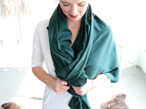 This easy DIY will help you travel in style. Diy Will, Road Trip Travel, Travel Wrap, Fun Travel, Long Road, Travel Channel, Travel Diy, Travel In Style, Travel Wardrobe