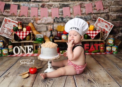 Italian Themed Smash Cake, Spaghetti First Birthday, Spaghetti Smash First Birthday, Balloon Garland Simple, Pizza First Birthday Photo Shoot, Spaghetti First Birthday Photos, 1st Birthday Italian Theme, Pizza Smash Cake, Spaghetti Cake Smash