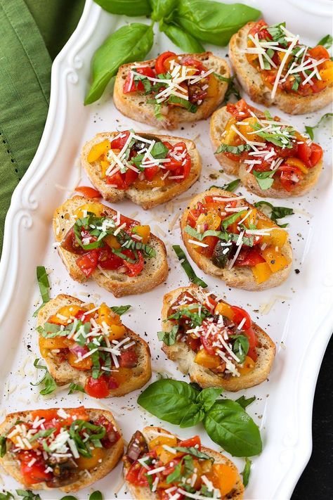 Appetizers Bruschetta, Bruschetta Appetizers, Bruschetta Appetizer, Bruschetta Toppings, Tomato Recipe, Cheese Tomato, Tomato Bruschetta, Bruschetta Recipe, Appetizers Recipes