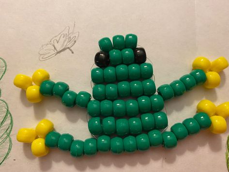 Kandi Bead Animals, Kandi Lizard Tutorial, Frog Kandi Tutorial, Kandi Animal Tutorial, Frog Kandi, Kandi Patterns Animals, Kandi Animals, Kandi Inspo, Pony Bead Crafts