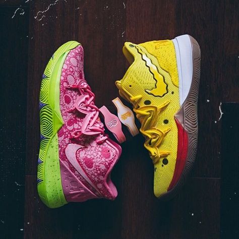 Zapatillas Kyrie Irving, Kyrie 5 Spongebob, Zapatillas Nike Basketball, Irving Shoes, Kyrie Irving Shoes, Women Nike Shoes, Bb Shoes, Nice Sneakers, Nike Casual Shoes