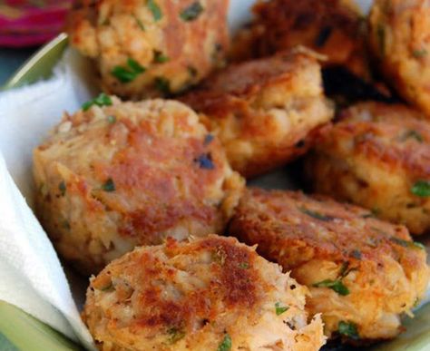 Tuna Croquettes Recipe, Tuna Croquettes, Tuna Fish Recipes, Croquettes Recipe, Tuna Patties, Mini Ice Cream, Tuna Recipes, Panko Bread Crumbs, Minced Onion