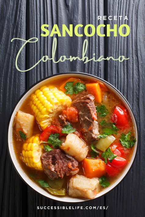 Imagen de un plato de Sancocho Colombiano casero, una sopa abundante con pollo, plátano, yuca, maíz y otros ingredientes tradicionales. Colombian Sancocho Recipe, Sancocho Recipe, Sancocho Colombiano, Spanish Food, Maze Runner, Latin America, Central America, Food Ideas, Dinner Recipes