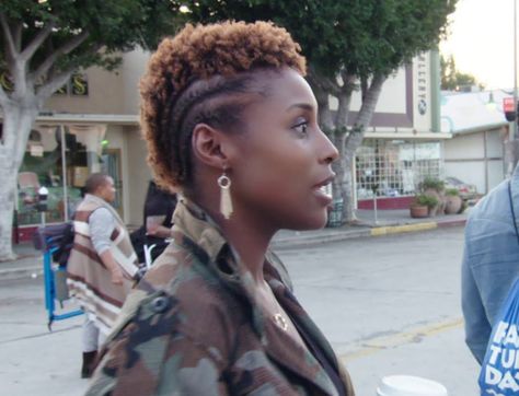 Issa Rae Hairstyles, Short Natural Hairstyles, Medium Natural Hair Styles, Cute Bun Hairstyles, Top Braid, Issa Rae, Wedding Hairstyles With Veil, Natural Hair Community, Hair Routine