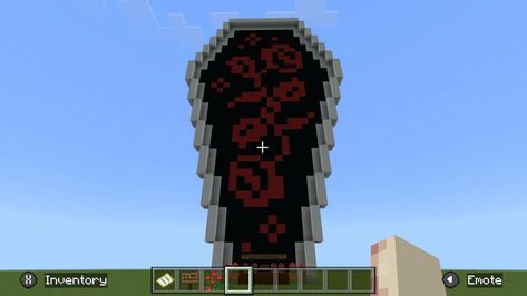 This is a coffin I built, and the rose design is from a pixel drawing I found- I made it as a memorial for my grandma ❤ Minecraft Rose, Minecraft Things, Pixel Drawing, I Made It, Rose Design, The Rose, Made It, Minecraft, Drawings