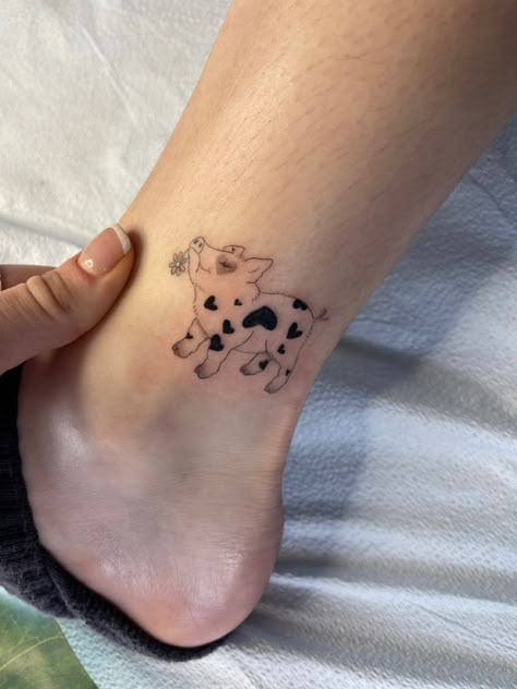 Cute Piggy Tattoos, Mini Pig Tattoo, Cute Pig Tattoo Ideas, Pig Tattoo Cute, Little Pig Tattoo, Small Pig Tattoo, Piggy Tattoos, Cute Pig Tattoo, Piggy Tattoo