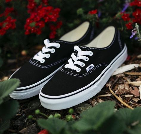 Vans Shoes Fashion, Vans Authentic Black, Cute Vans, Red Chinos, Tenis Vans, Tokyo Street Fashion, Victoria Secret Pink Bras, Trendy Sneakers, Soft Grunge