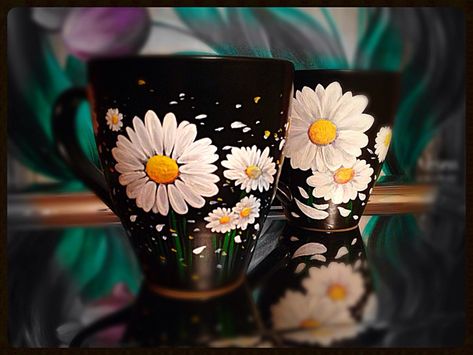 Painted Ceramic Mug, Daisy Mug, Hand Painted Mug, Painting Glass Jars, Painted Mug, Painted Coffee Mugs, Sharpie Crafts, Painted Plant Pots, Hand Painted Mugs